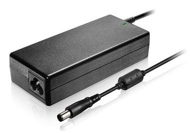 Livello 5/CA dell'adattatore di potere dei CCTVs 12v al tipo di verticale dell'adattatore dell'alimentatore in CC