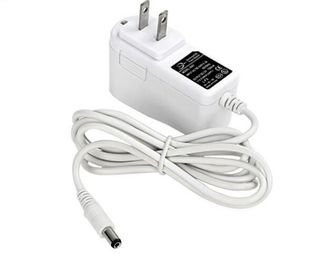 Bianco adattatore con le materie plastiche dell'ABS, tipo a una uscita di potere di 12 volt