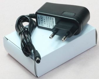 caricabatteria dello ione 18650 di 4.2V 12.6V 16.8V Li/caricatore batteria al piombo con la luce verde di giro