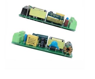 la CC di 12V 1.25A 15W ha condotto l'alimentazione elettrica di commutazione con il terminale di plastica di vite e della copertura