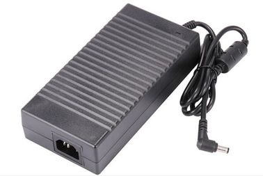 alimentatore in CC di 12V 5A con il connettore 60W, CA 100-240V 50-60Hz di baccano di 4 Pin