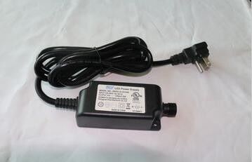 il trasformatore resistente all'acqua di 12VDc 1.5A 18W, IP68 impermeabilizza il trasformatore per le luci subacquee