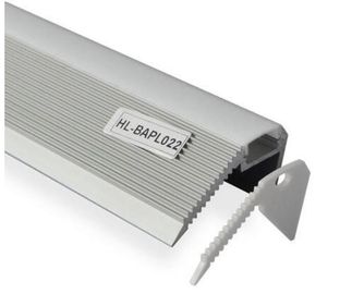 Il diffusore di alluminio di profilo del LED per le scale per il LED spoglia la copertura lattea del PC glassata radura di profilo